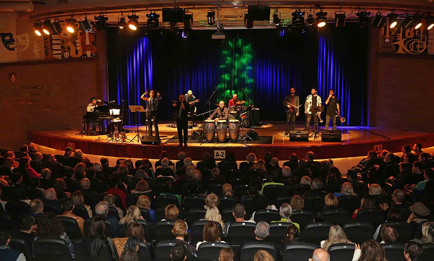 Suat Taşer’de yıldızlar geçidi