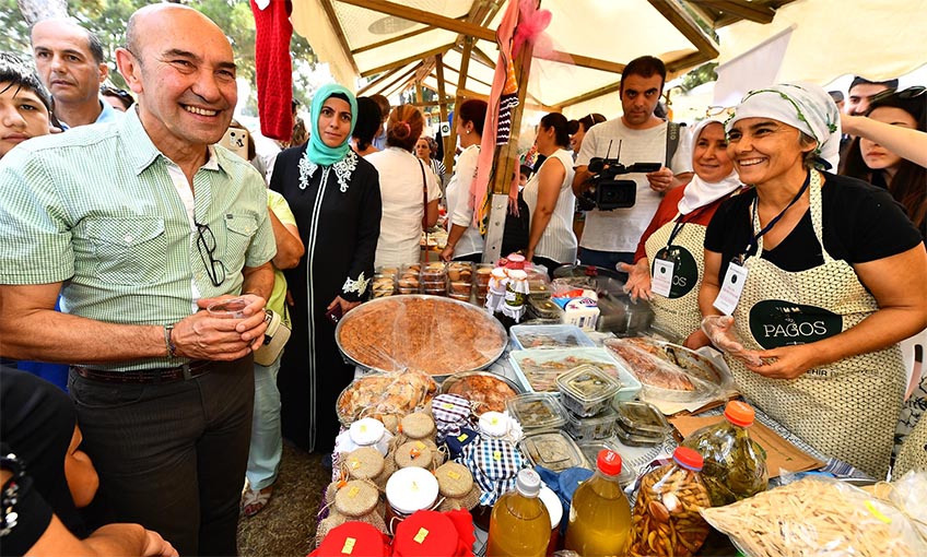 Başkan Soyer Kadifekale'de “Üretici Pazarı” açtı