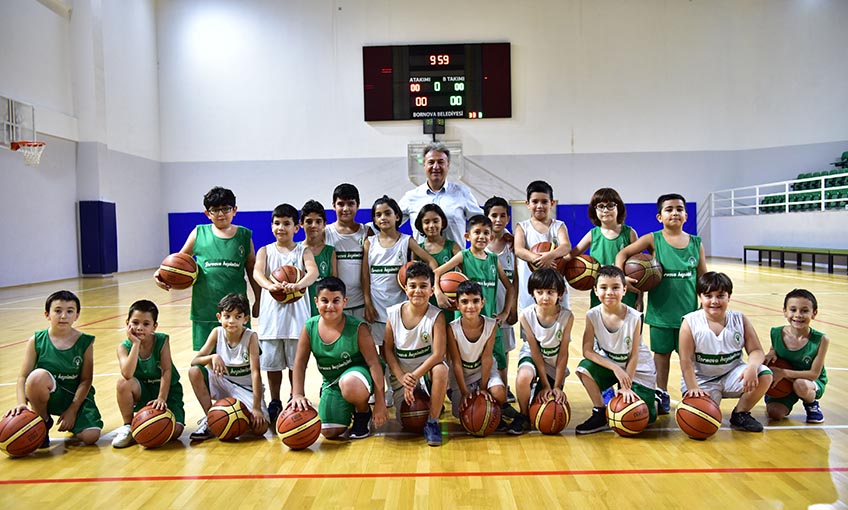 Geleceğin basketbolcuları Bornova’da yetişiyor