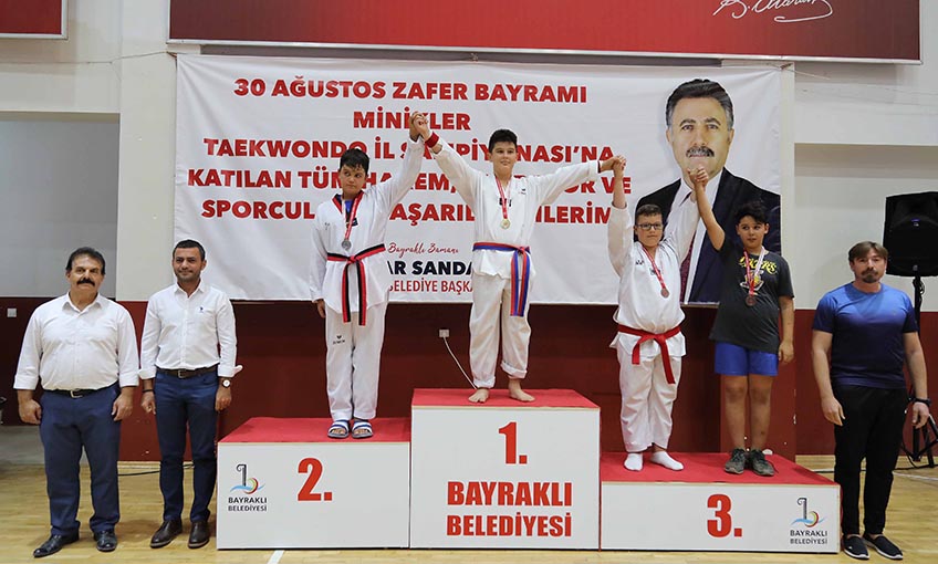 Bayraklı'da tekvando şöleni