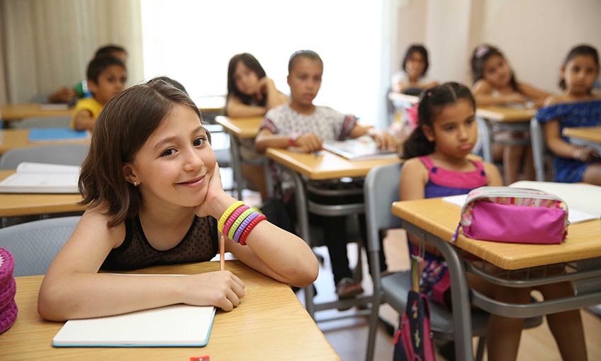 Karşıyaka Belediyesi’nden karşılıksız eğitim bursu