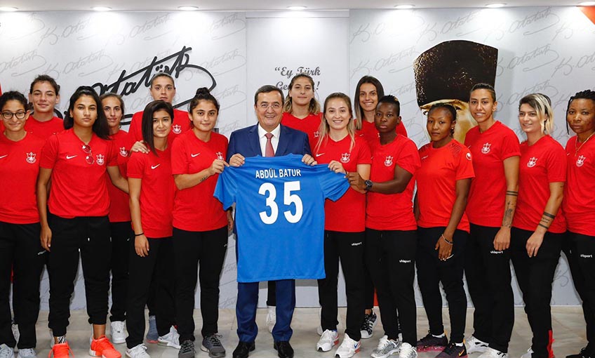 Batur’a şampiyonluk ve marka  sözü