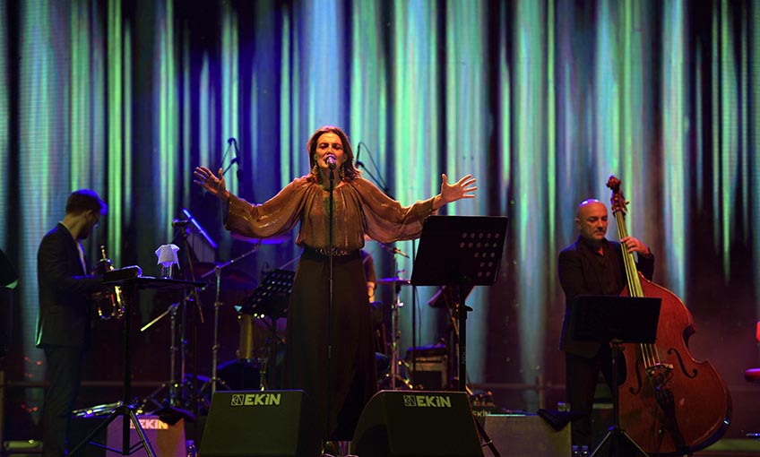 Monica Molina, İzmirliler’I büyüledi