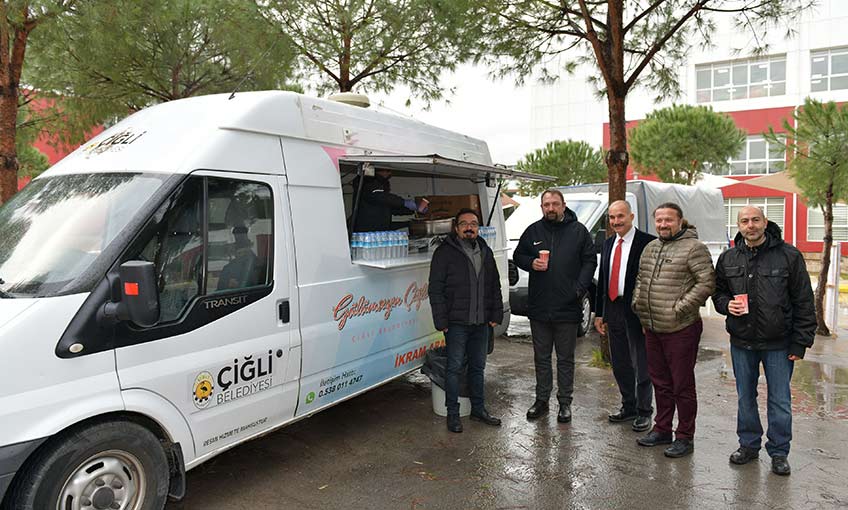 Çiğli Belediyesi’nden ring seferi ve sıcak çorba