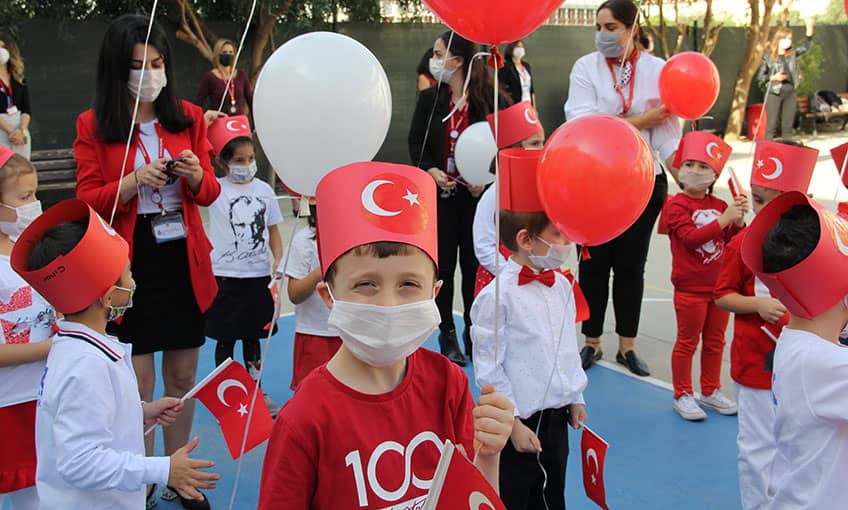 Cumhuriyet coşkusu denizlere taştı