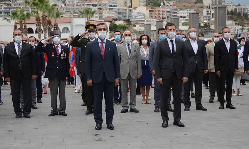 Cumhuriyet'e tedbirli kutlama