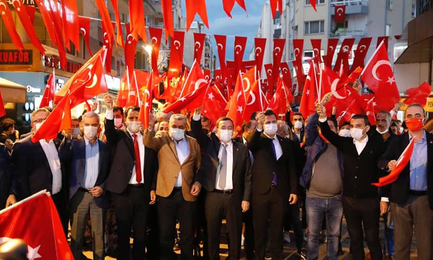 Cumhuriyet Bayramı ateşi Konak’tan yayıldı