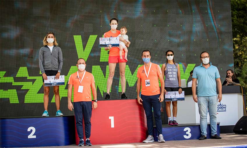 Maraton İzmir koşuldu