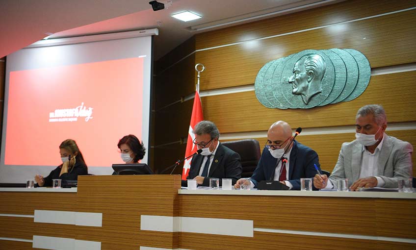 Başkan İduğ’dan başarılı gençlere ödül