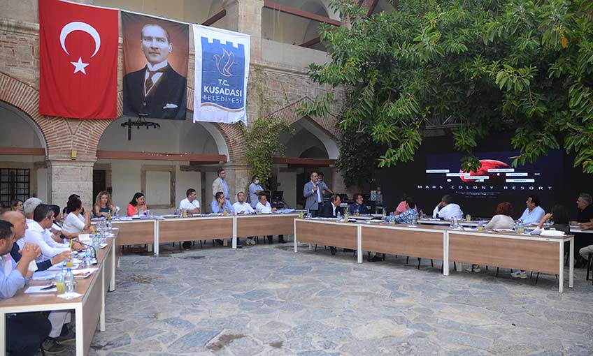 Kuşadalı turizmcilerin marsa yolculuk heyecanı