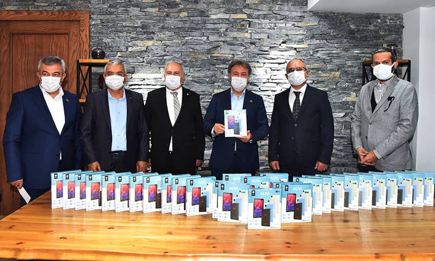 Bornova’da hedef 5 bin tablet