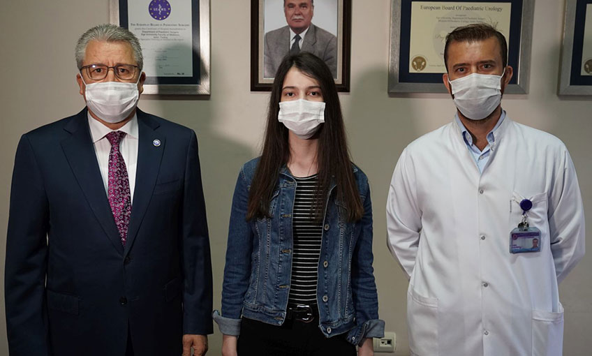 Çocuklarda dünyada ilk robotik dalak kisti ameliyatı