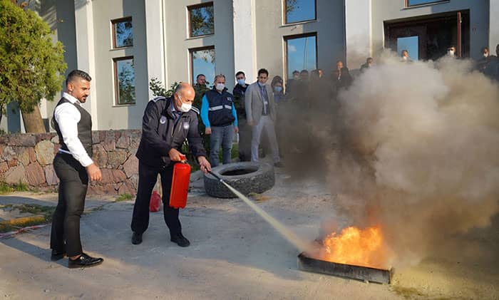 Çalışanlar afet ve acil durumlara hazırlanıyor