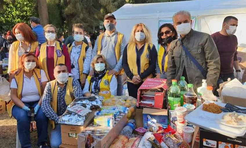 Deprem için  “İyilik Stantları “ kurdular, 24 saat hizmet ediyorlar…