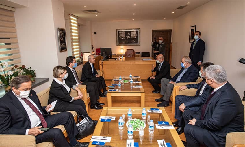 Başkan Soyer Kılıçdaroğlu’nu makamında ağırladı