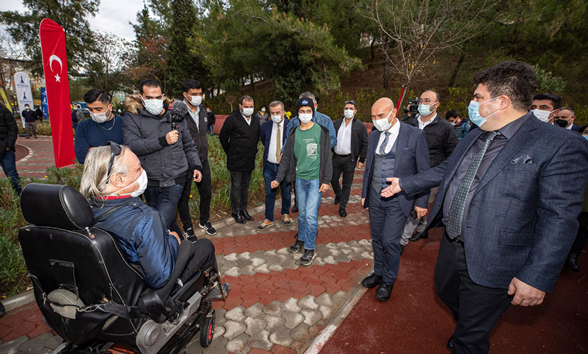 Adile Naşit İzmir’de ölümsüzleşti