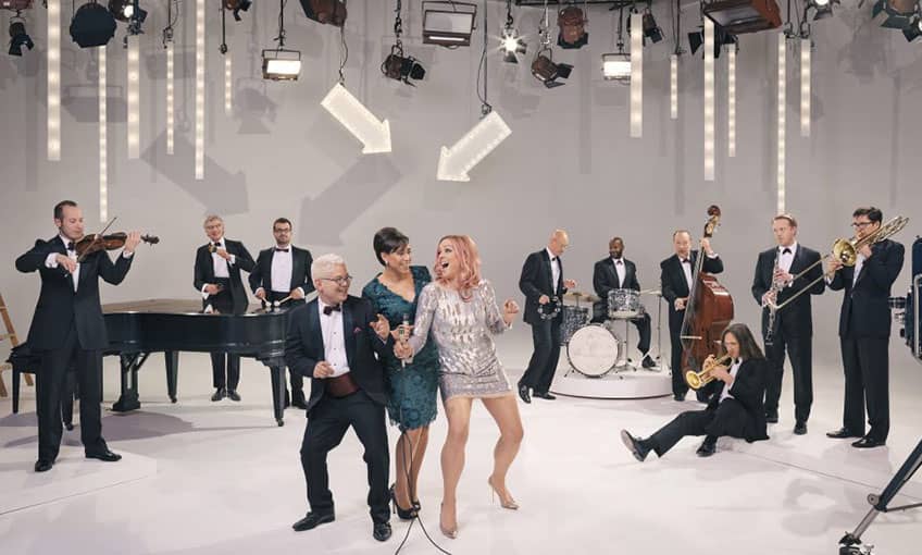 Pink Martini evine davet ediyor