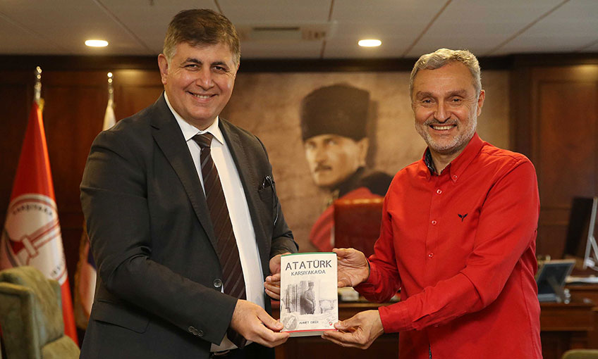 Diker’in yeni kitabı ‘Atatürk Karşıyaka’da’ raflarda