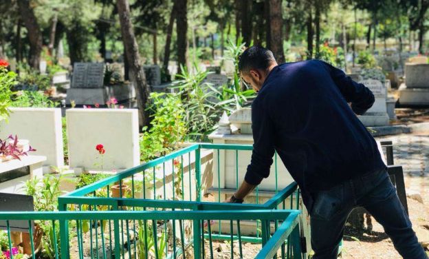 Güzelbahçe’de Mezarlıklarda Bayram Hazırlığı
