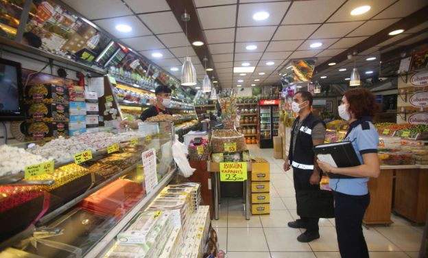 Karabağlar Belediyesi’nden bayram öncesi denetim