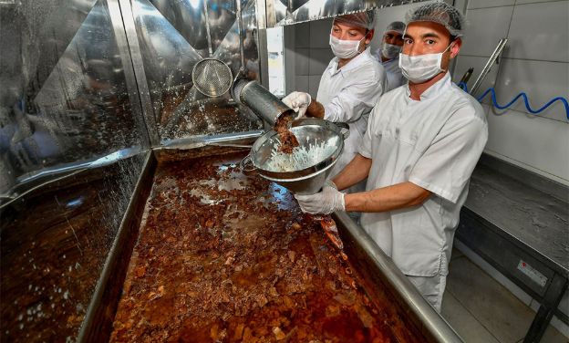 Kavurma paketi dağıtımına devam