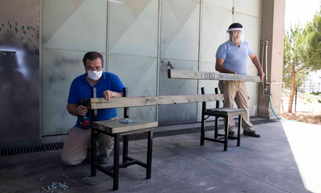 Sosyal mesafeye uygun bank tasarımı