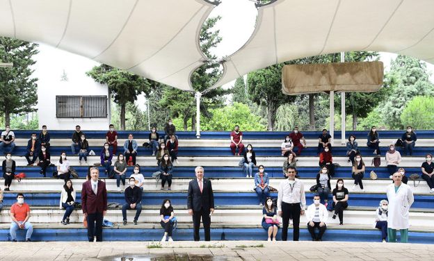 Ege’nin yeni sağlık savaşçıları görevlerine başladı