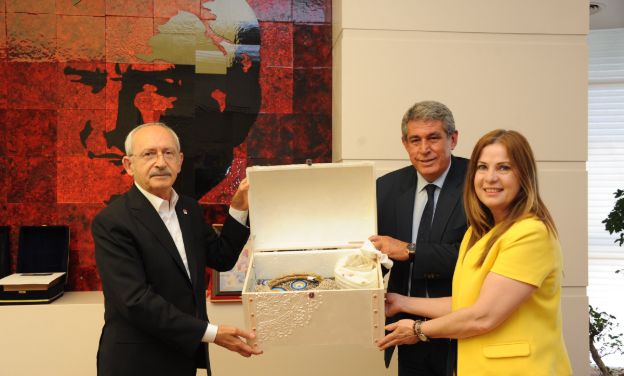 Gençlere ve Kadınlara pozitif ayrımcılık