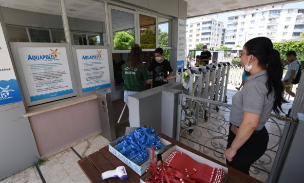 Aquapolis yüzme havuzu kapılarını açtı