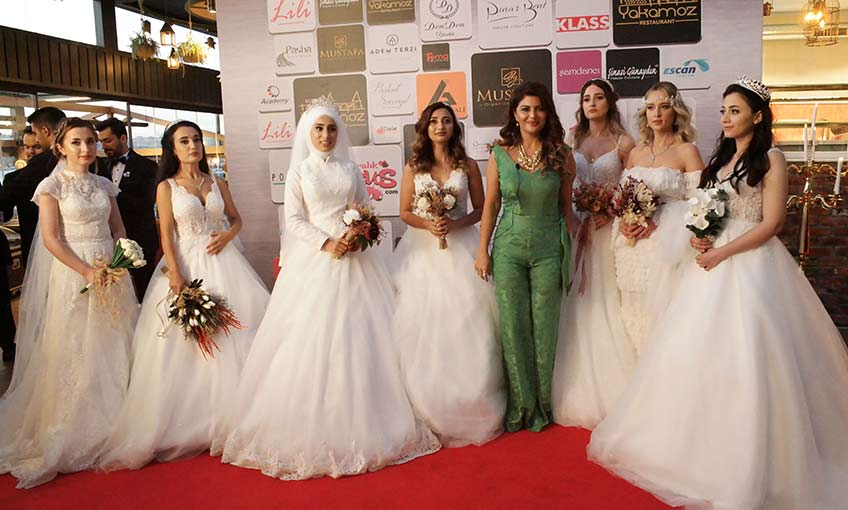 Sağlık çalışanlarının gelinlikleri Pınar Bent'ten