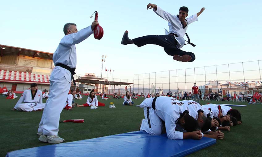 Kursiyer çocuklar sertifika aldı