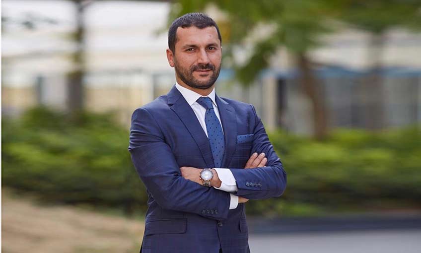 Herkes  elini taşın altına koysun