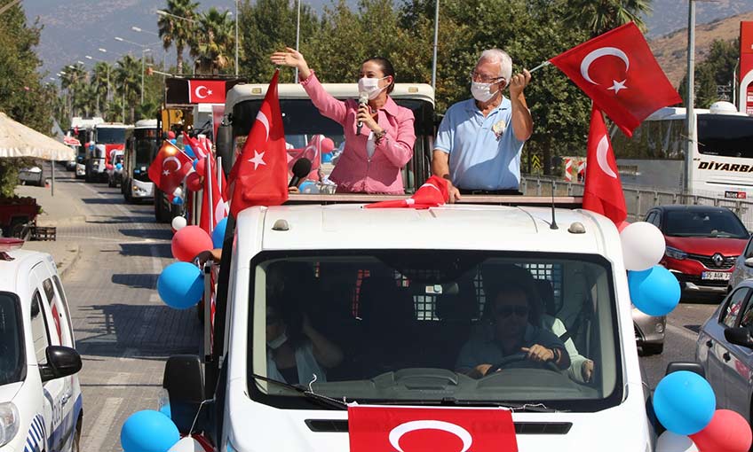 Efes selçuk'ta sonsuz özgürlük ve bağımsızlık konvoyu