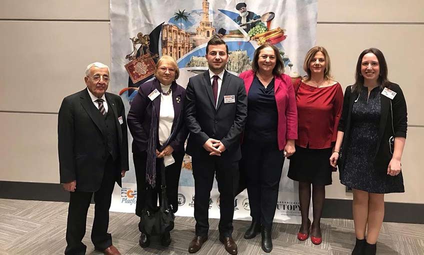 İzmir’in kurtuluşu bağımsızlığımızı ve Cumhuriyetimizi müjdelemiştir