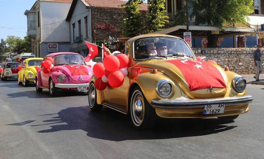 Buca’da renkli 9 Eylül korteji