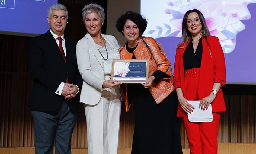 Neptün Soyer’e girişimcilik ödülü