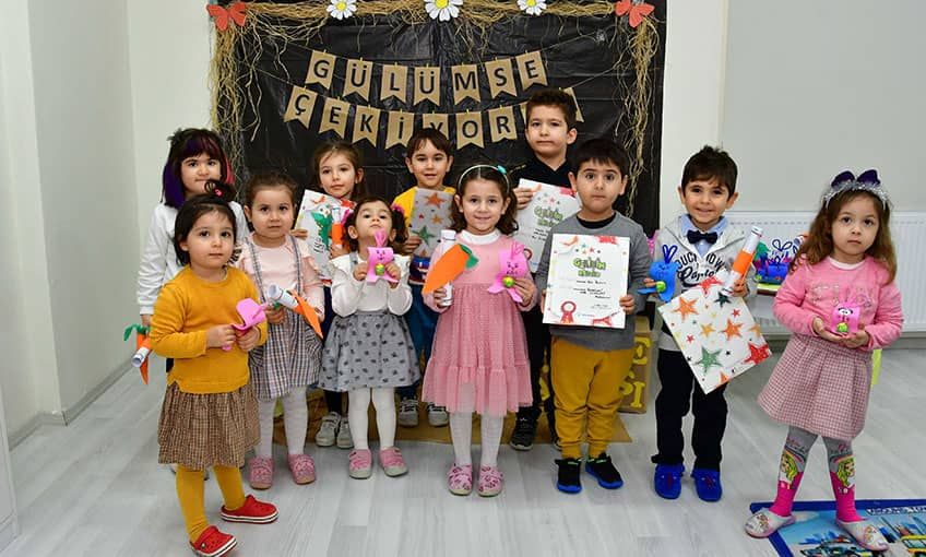 Nar Çiçekleri’nde karne sevinci