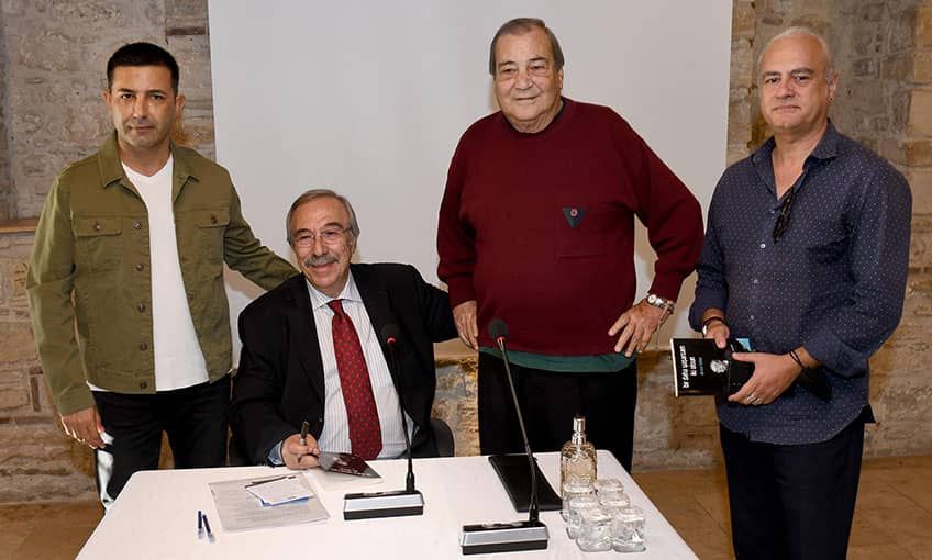 Altın Güvercin'in babası Kuşadalılar ile buluştu