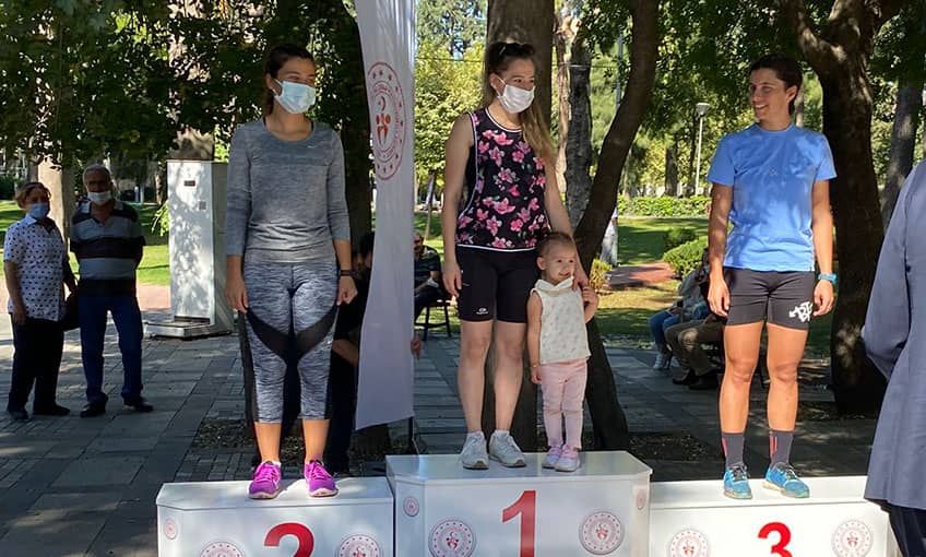 Oryantiringde 2 birincilik, 1 ikincilik