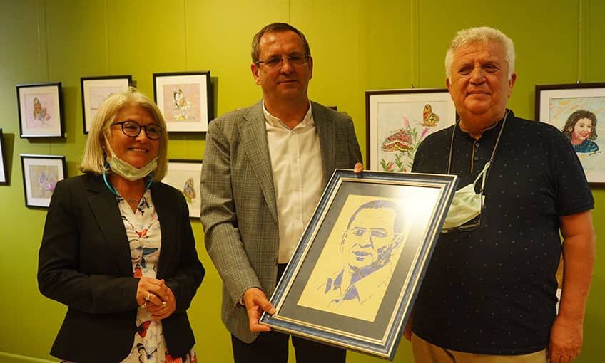 İki sanatçıdan ebru sergisi