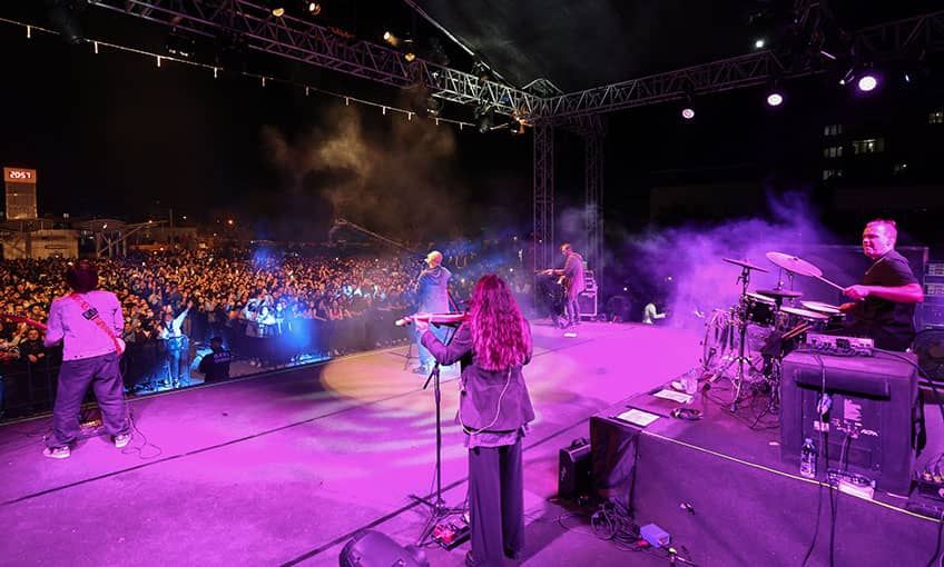 Gripin Buca’da müzikseverlerle buluştu