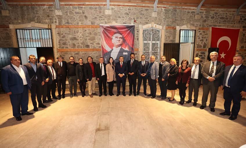 Yolumuz Cumhuriyet, Pusulamız Mustafa Kemal Atatürk