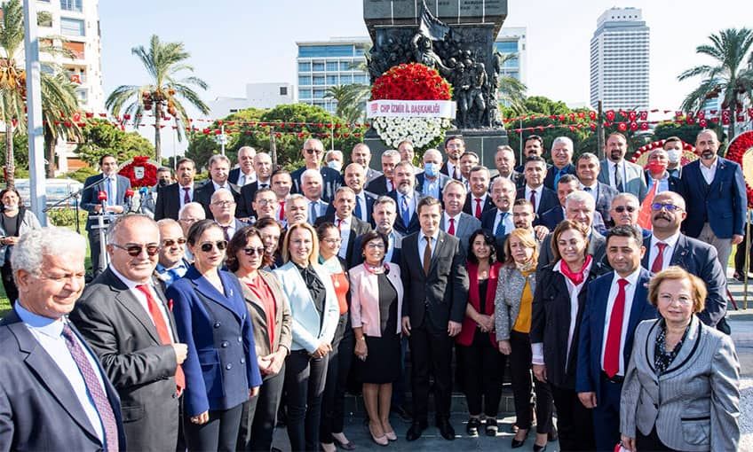 Burada, Cumhuriyet'in ışığındayız