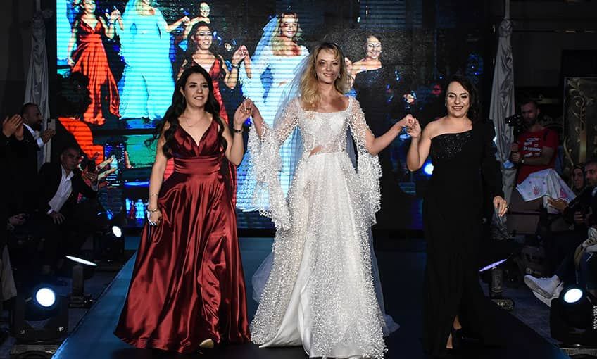 Podyumda kadına şiddete protesto