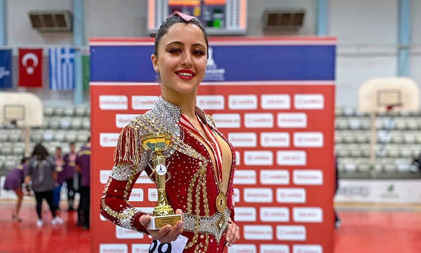 Yüzme ve dansta gurur veren ödüller