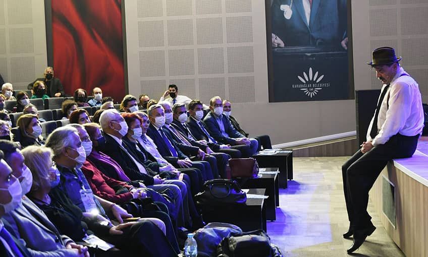 Karabağlar 'Bir Garip Orhan Veli'yle buluştu