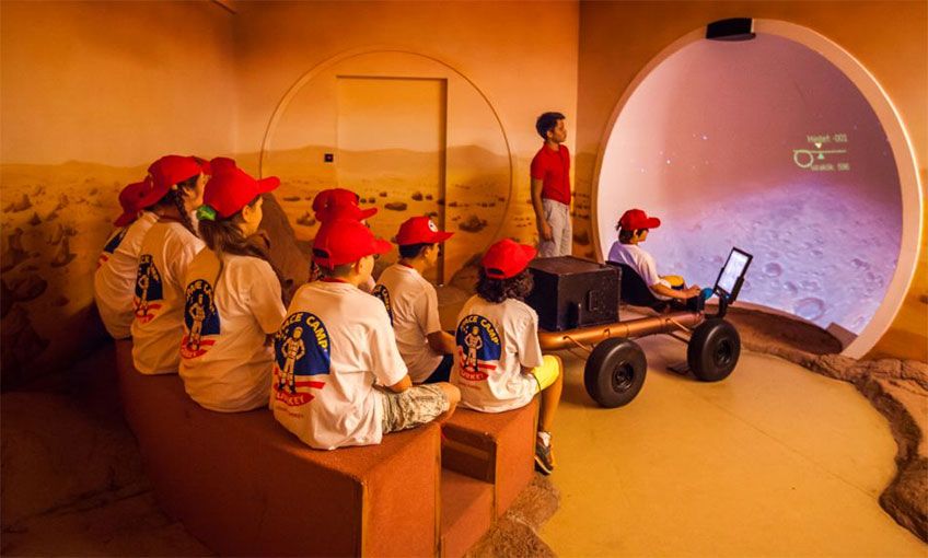 Karnesini alan uzaya koşacak