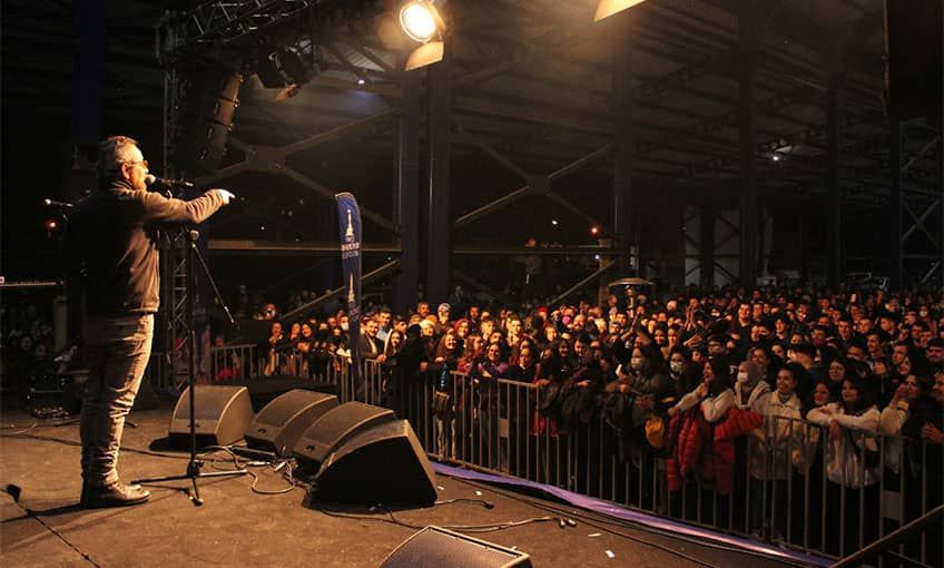 İzmir’de yeni yıl kutlamaları Kiraz ile başladı