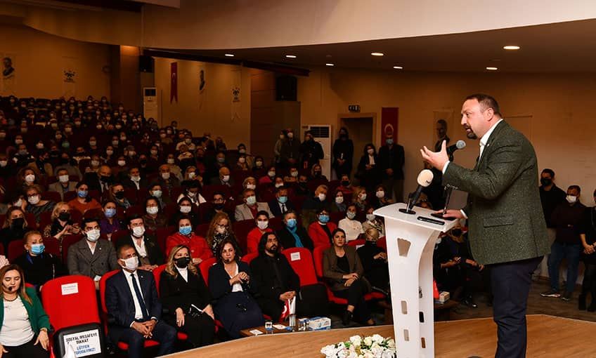 Kadının Siyasetteki yeri konuşuldu