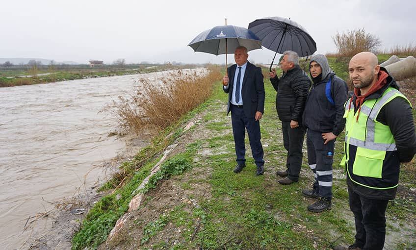 Kemalpaşa'da yağmur seferberliği